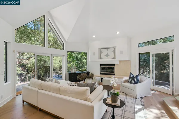 $2,995,000 | 11 Redwood Circle, Lafayette, CA 94549