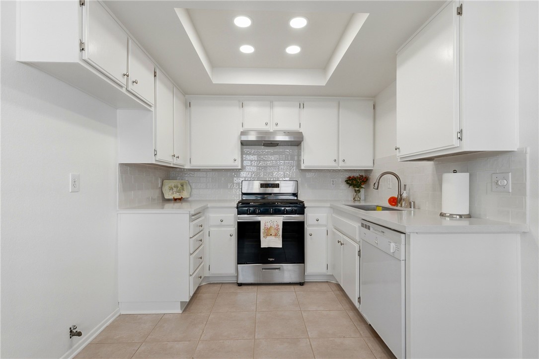 871 West 13th Street, Unit 3 Azusa, CA 91702 - Photo 11 of 35