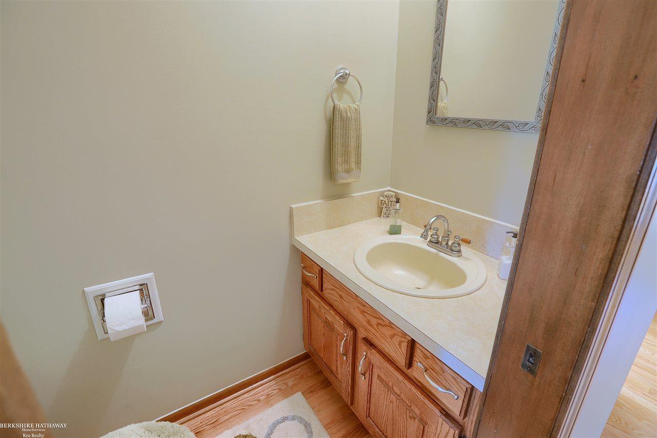 6221 Robin Hill Road Washington, MI 48094 - Photo 17 of 32 50019139-16.JPG