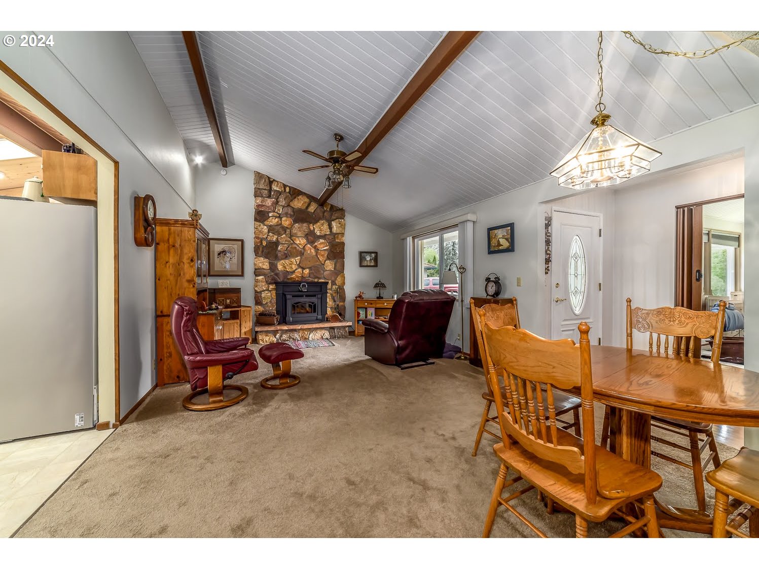 40157 York Lane Springfield, OR 97478 - Photo 15 of 41 a view of a dining room with furniture