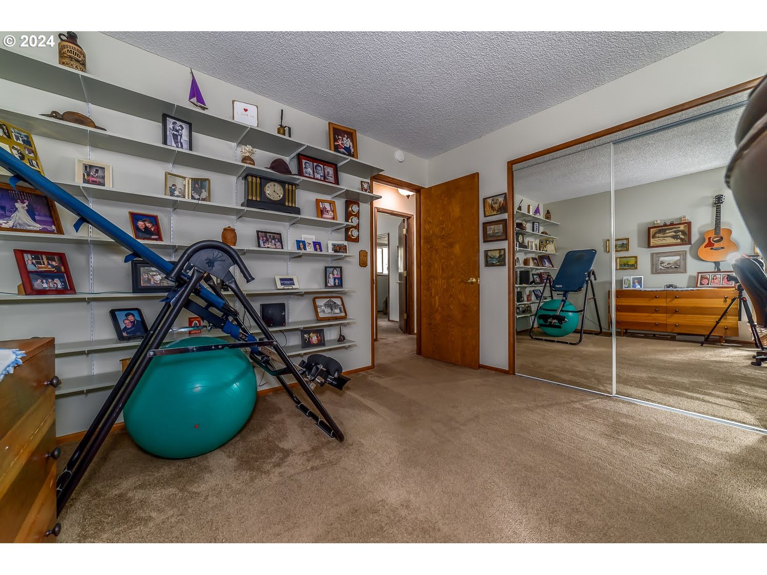 40157 York Lane Springfield, OR 97478 - Photo 24 of 41 a room with gym equipment