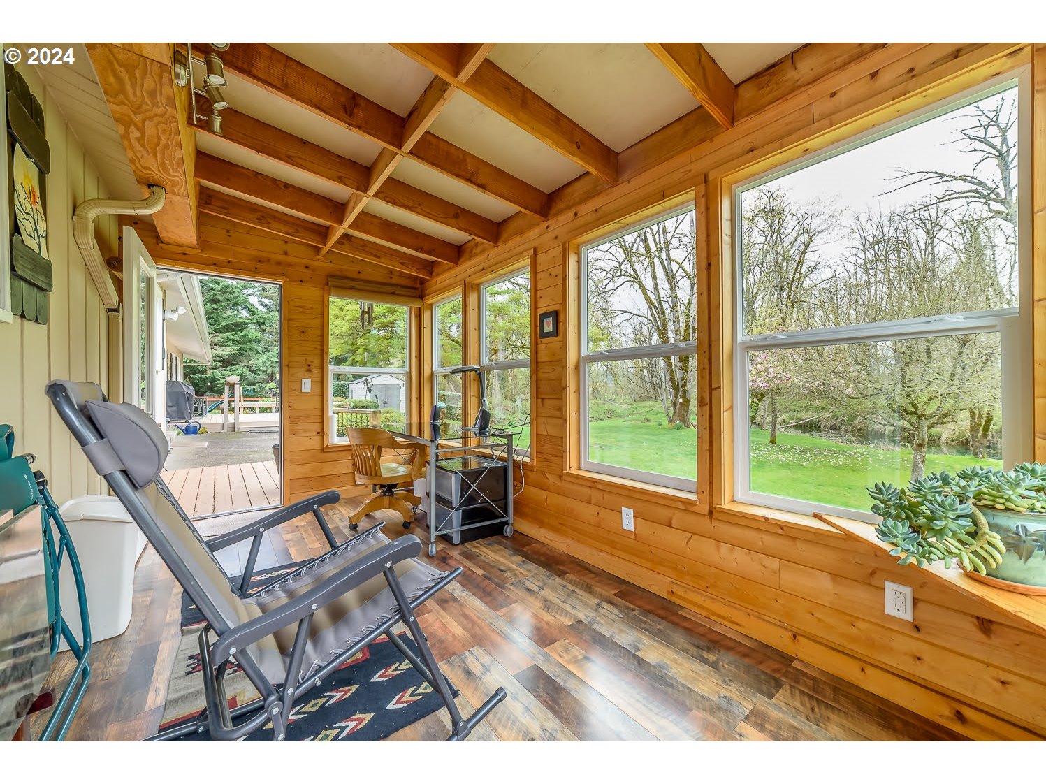 40157 York Lane Springfield, OR 97478 - Photo 27 of 41 a living room with large windows