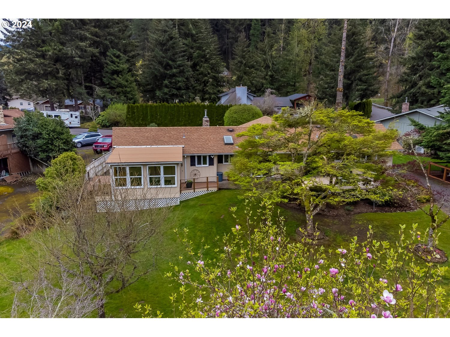 40157 York Lane Springfield, OR 97478 - Photo 35 of 41 a backyard of a house with a yard and outdoor seating