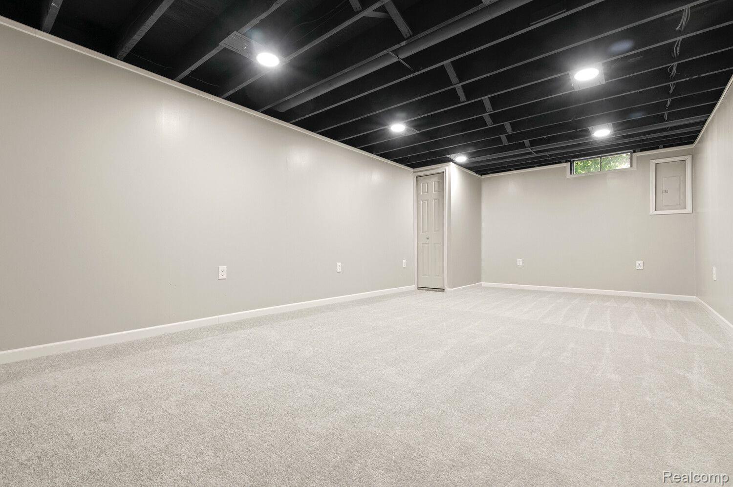45659 Hanford Road Canton, MI 48187 - Photo 34 of 47 Gallery Image 34