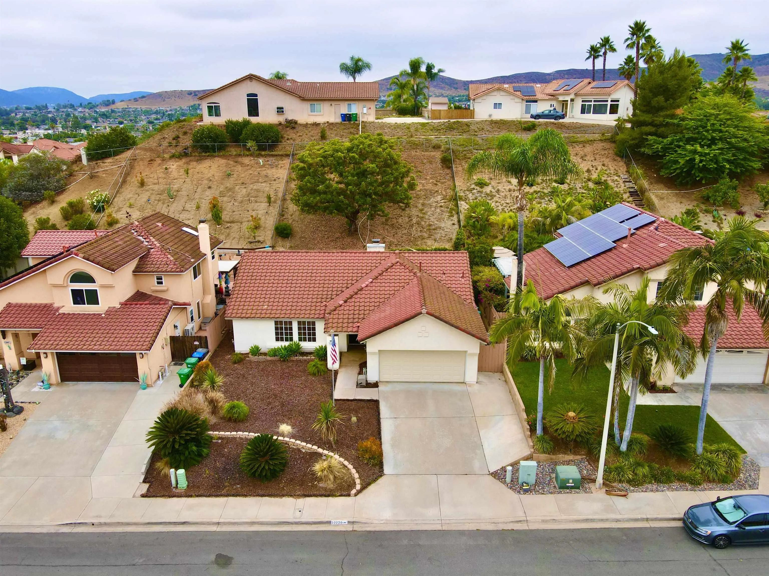 10226 Julio Place Santee, CA 92071 - Photo 4 of 36