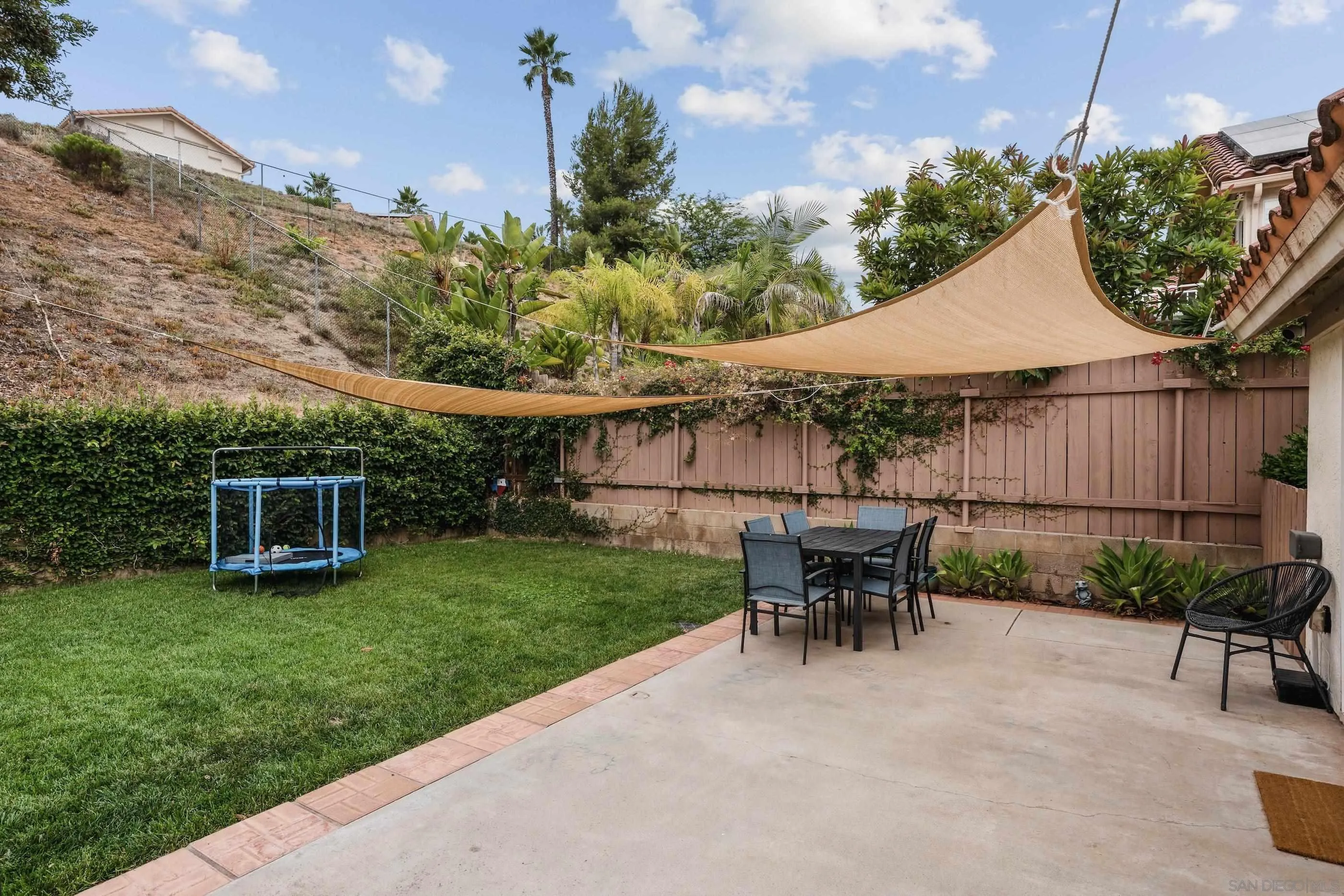 10226 Julio Place Santee, CA 92071 - Photo 8 of 36