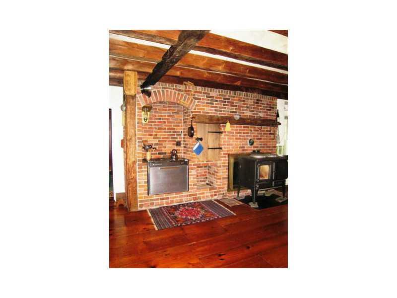 286 Hallowell Road Pownal, ME 04069 - Photo 5 of 35 Kitchen.