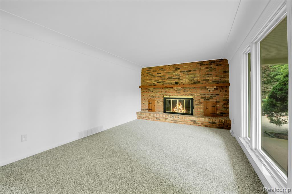 185 Oakville Waltz Road Carleton, MI 48117 - Photo 6 of 33 Gallery Image 6