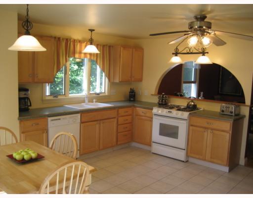 31 Upland Road East Providence, RI 02915 - Photo 2 of 11 Kitchen.