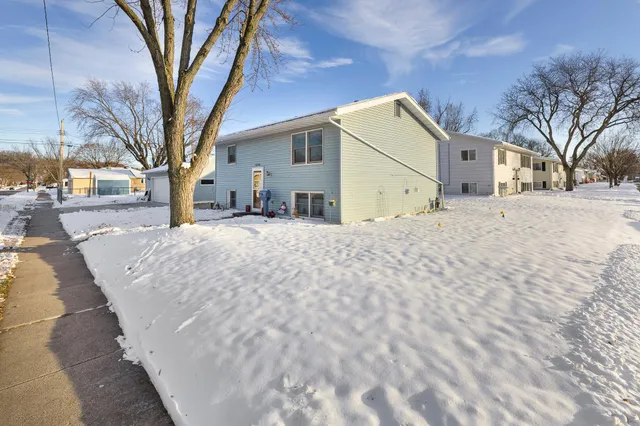 $284,900 | 1020 Lake Street, Onalaska, WI 54650