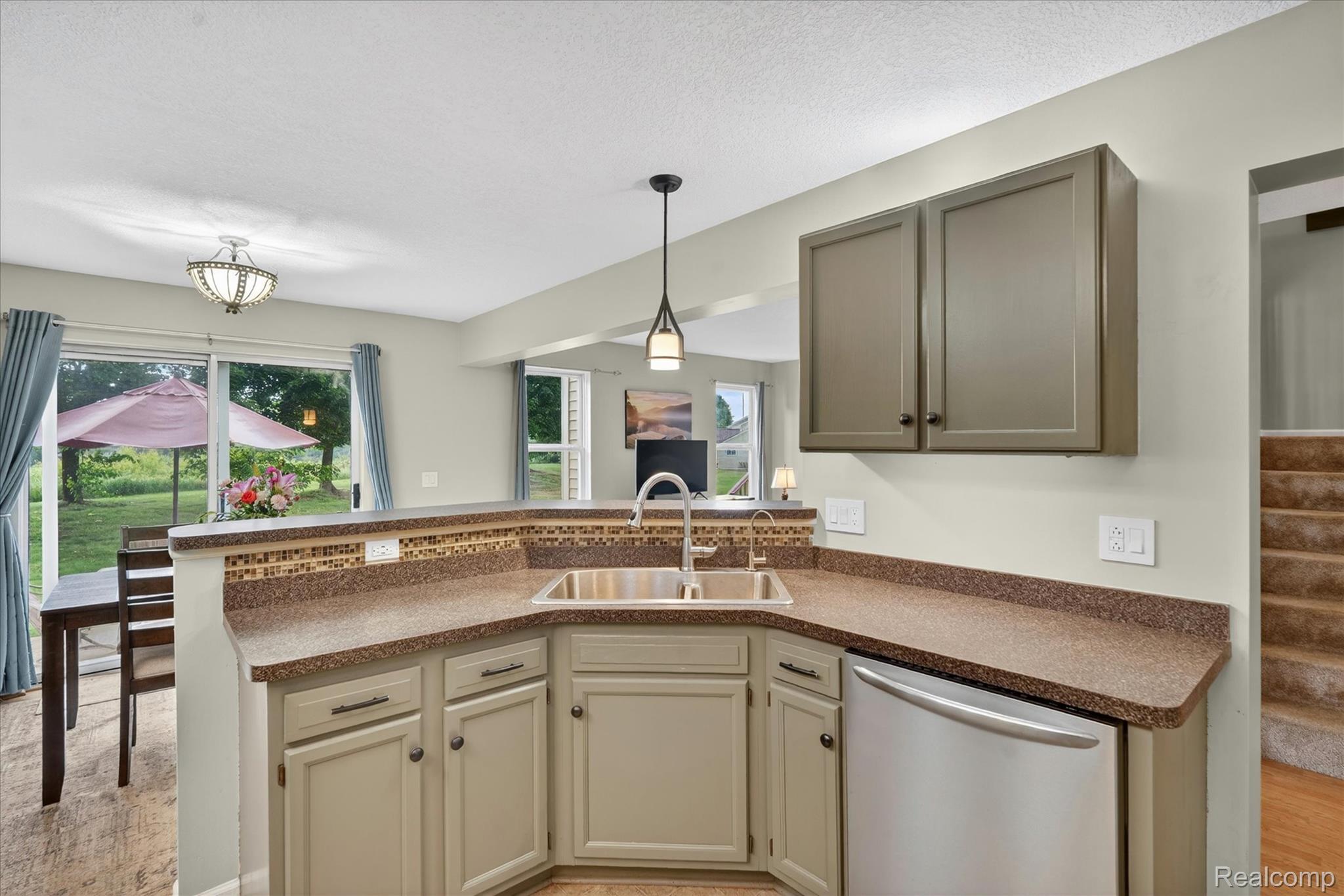 456 Lilly View Court Howell, MI 48843 - Photo 10 of 45 Kitchen