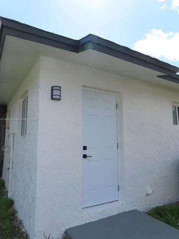 $3,000 | 95 Southwest 17th Terrace, Homestead, FL 33030