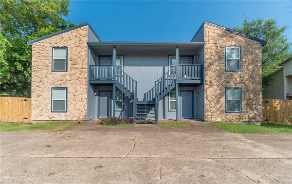 $995 | 308 Manuel Drive, Unit B, College Station, TX 77840