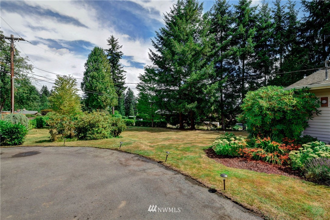 17313 Gravenstein Road Bothell, WA 98012 - Photo 2 of 22