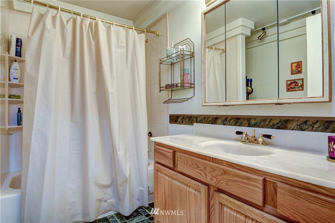17313 Gravenstein Road Bothell, WA 98012 - Photo 17 of 22