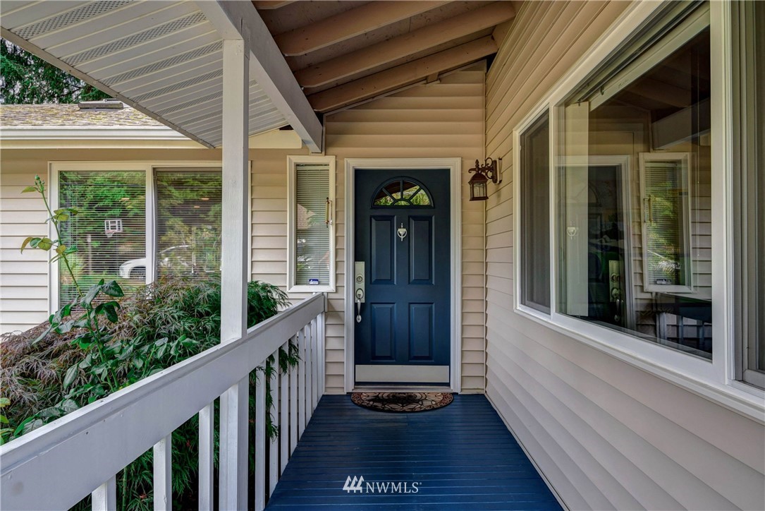 17313 Gravenstein Road Bothell, WA 98012 - Photo 3 of 22