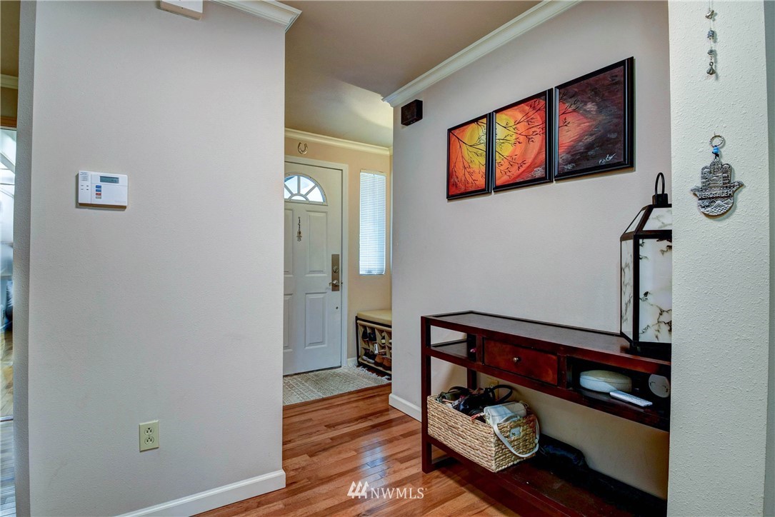 17313 Gravenstein Road Bothell, WA 98012 - Photo 4 of 22