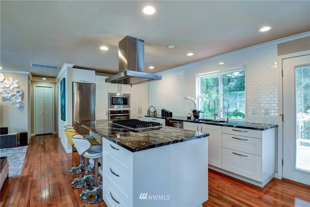 17313 Gravenstein Road Bothell, WA 98012 - Photo 6 of 22