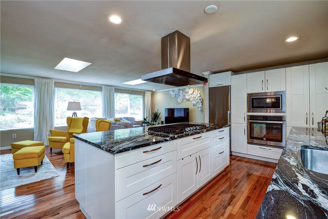 17313 Gravenstein Road Bothell, WA 98012 - Photo 7 of 22