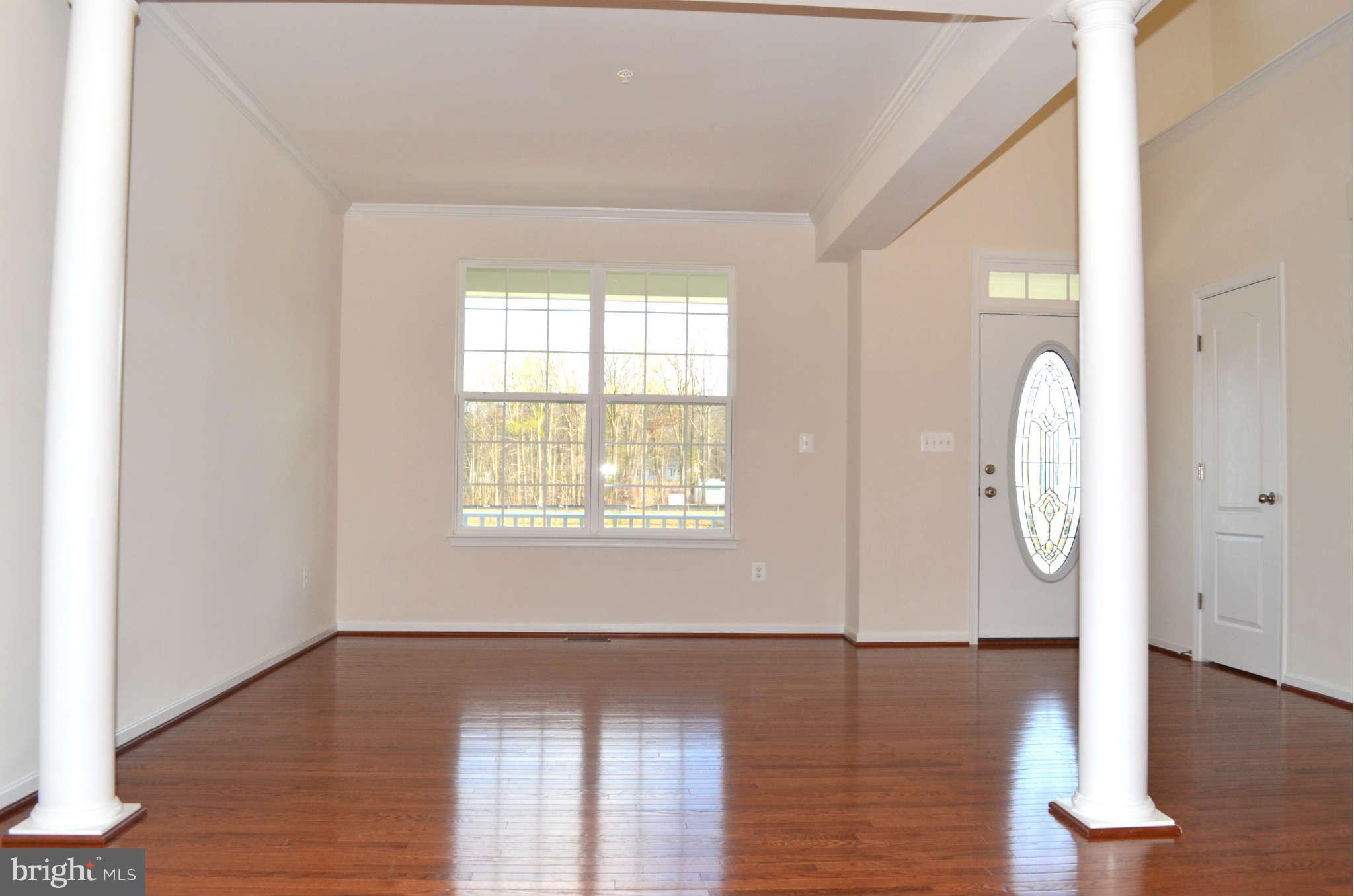 731 Daft Road Baltimore, MD 21220 - Photo 3 of 30 Living Room