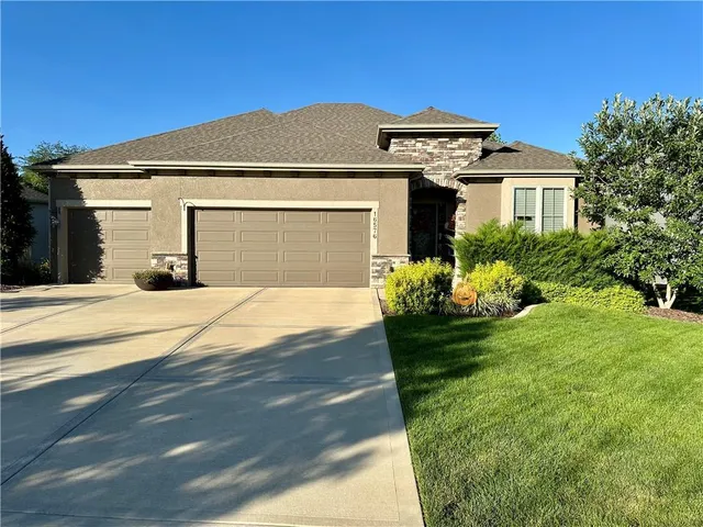 $700,000 | 16576 South Summertree Lane, Olathe, KS 66062