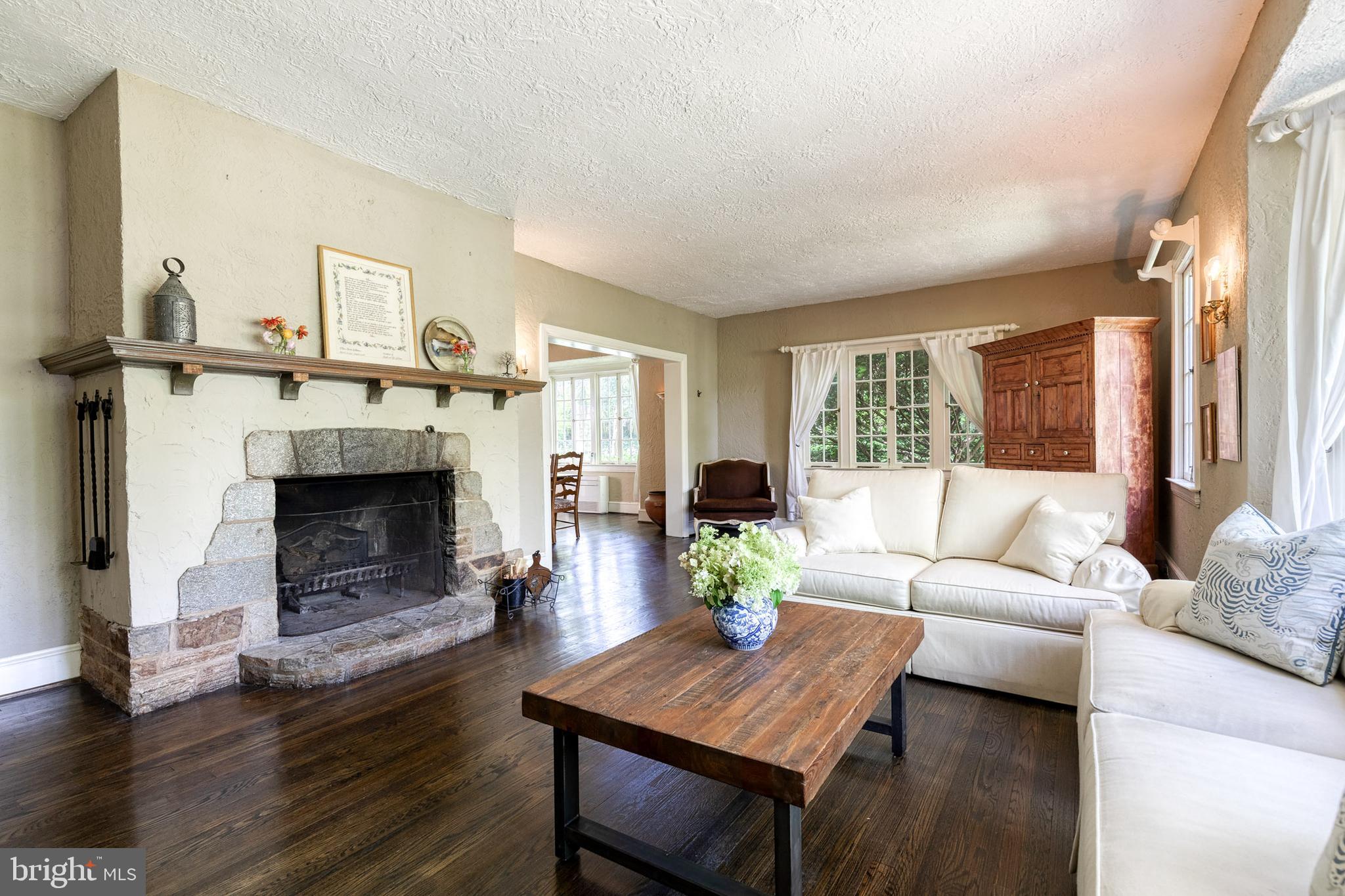 215 St Dunstans Road Baltimore, MD 21212 - Photo 11 of 49
