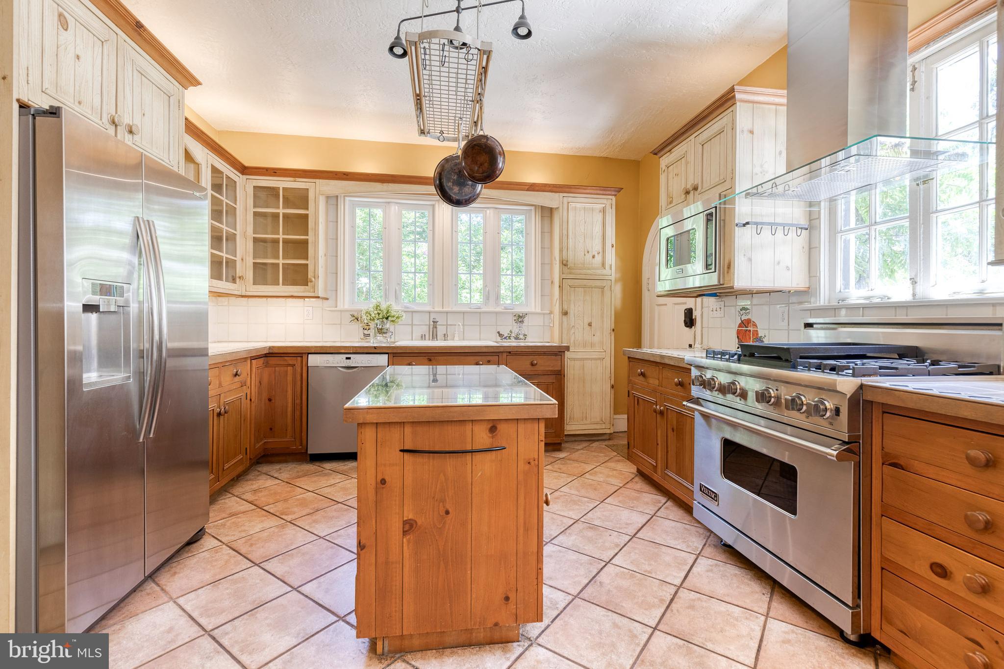 215 St Dunstans Road Baltimore, MD 21212 - Photo 21 of 49