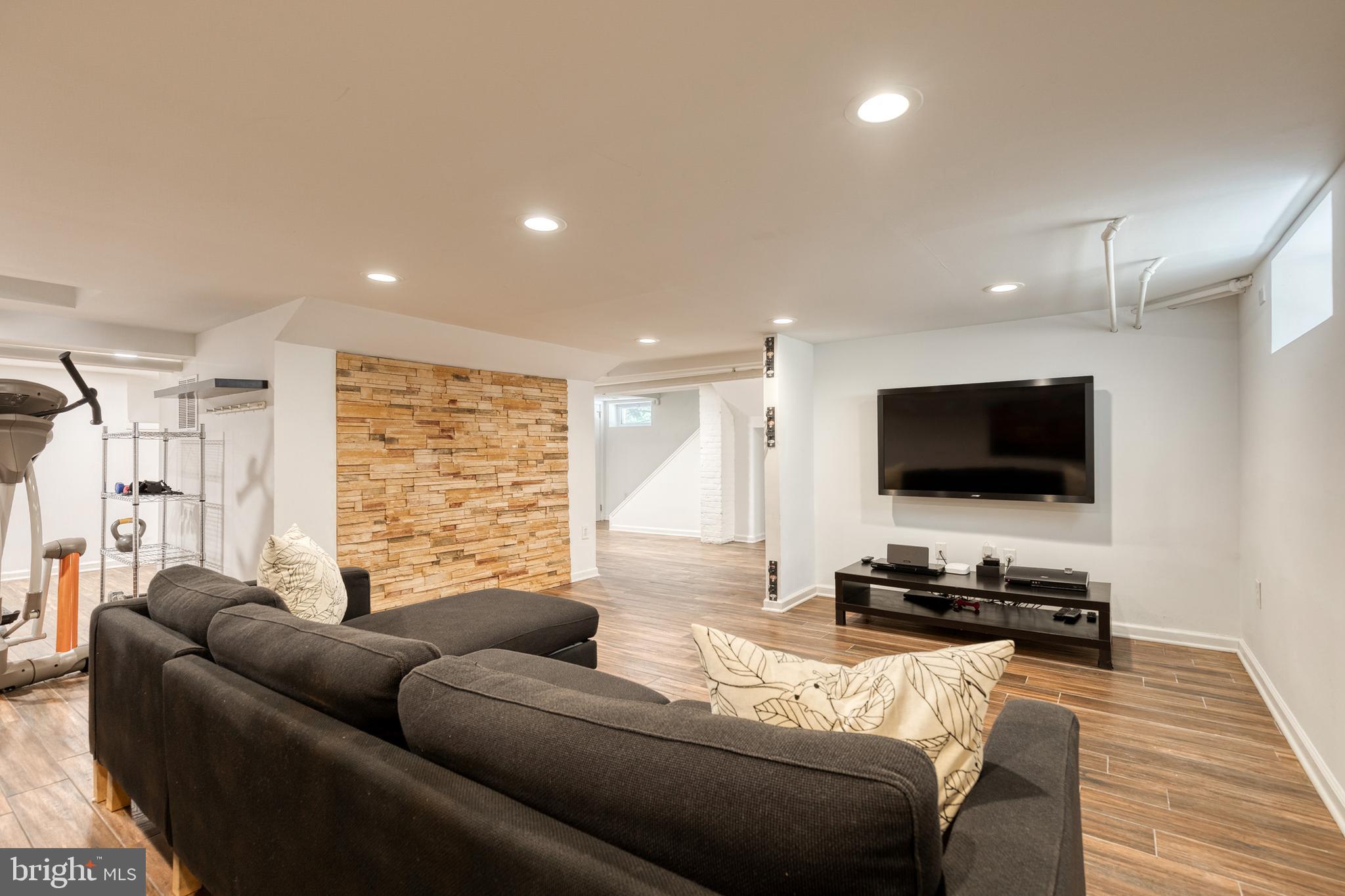 215 St Dunstans Road Baltimore, MD 21212 - Photo 32 of 49