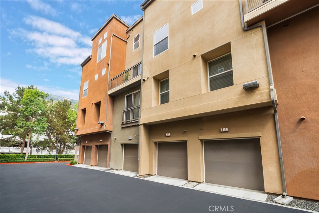 615 Rockefeller Irvine, CA 92612 - Photo 1 of 51 Gallery Image 1