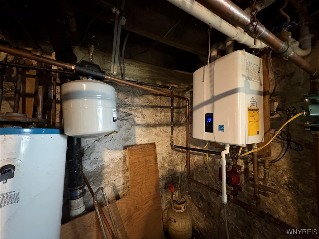 360 Watson Street Buffalo, NY 14212 - Photo 36 of 46