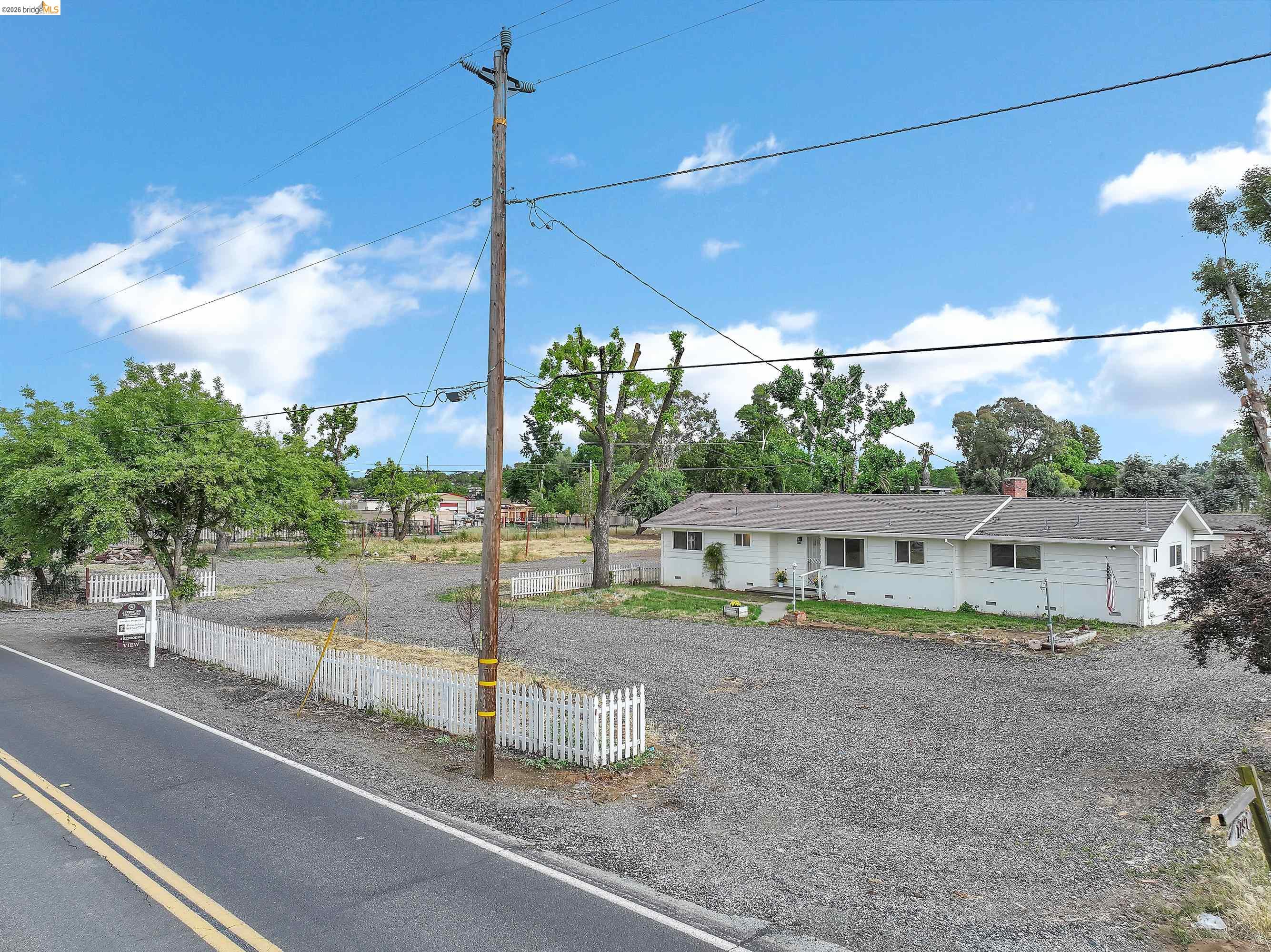 1791 Sunset Road Brentwood, CA 94513 - Photo 4 of 45