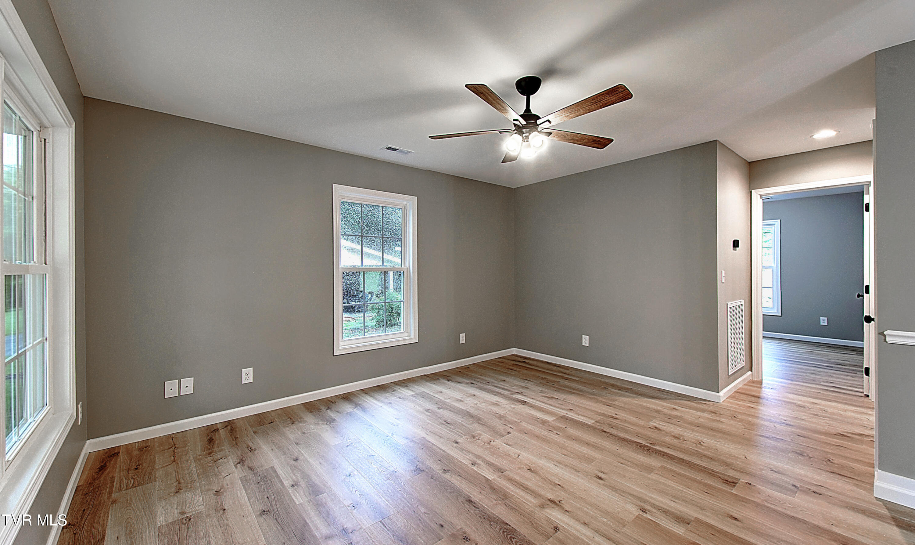1651 Siam Road Elizabethton, TN 37643 - Photo 17 of 36 13