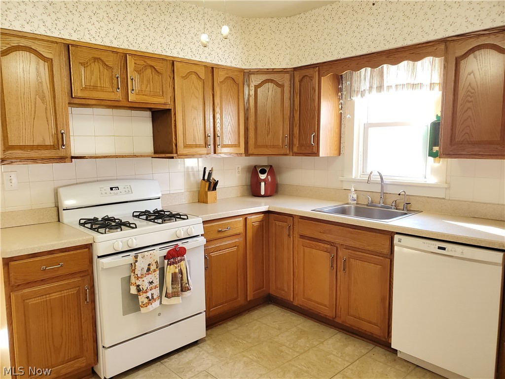 1277 Irene Road Lyndhurst, OH 44124 - Photo 2 of 35