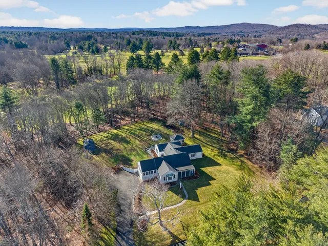 $550,000 | 84 Hop Brook Road, Simsbury, CT 06070