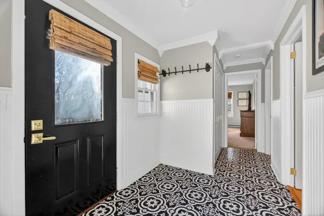 $550,000 | 84 Hop Brook Road, Simsbury, CT 06070