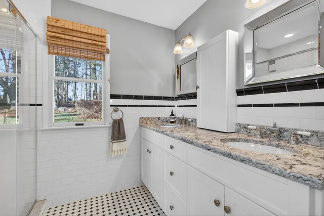 $550,000 | 84 Hop Brook Road, Simsbury, CT 06070