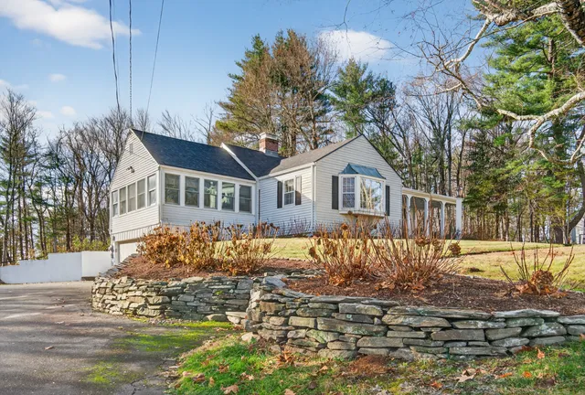 $550,000 | 84 Hop Brook Road, Simsbury, CT 06070