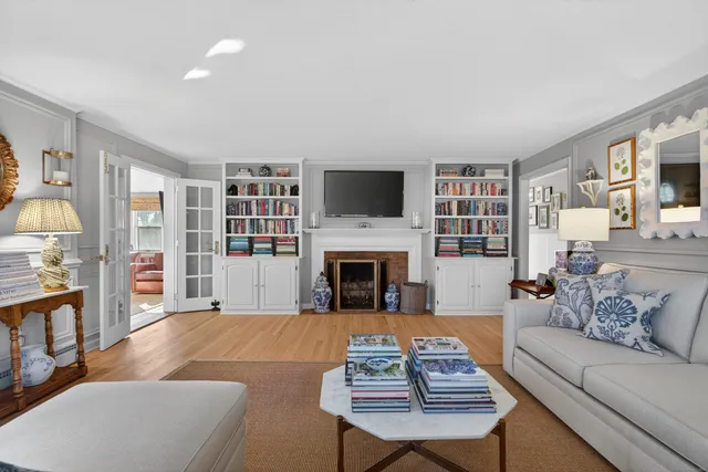 $550,000 | 84 Hop Brook Road, Simsbury, CT 06070