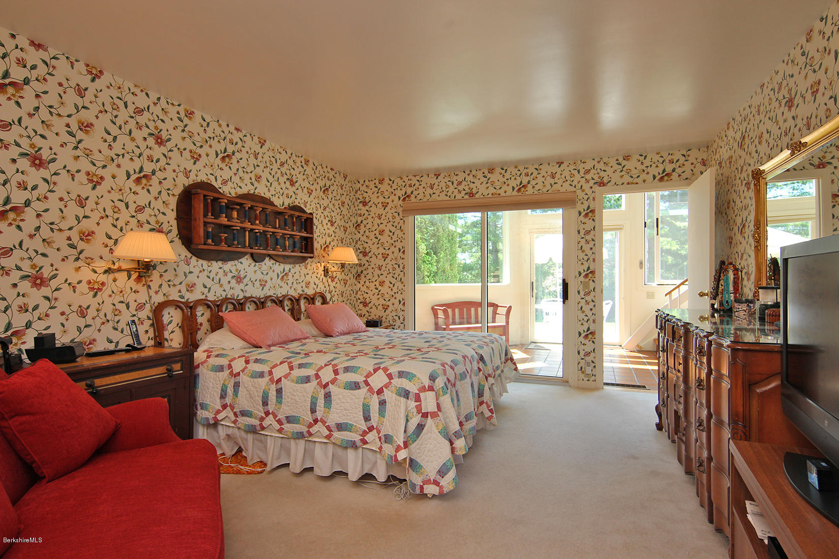 19 Hawthorne Road, Unit GH6 Stockbridge, MA 01262 - Photo 28 of 39 Master Bedroom