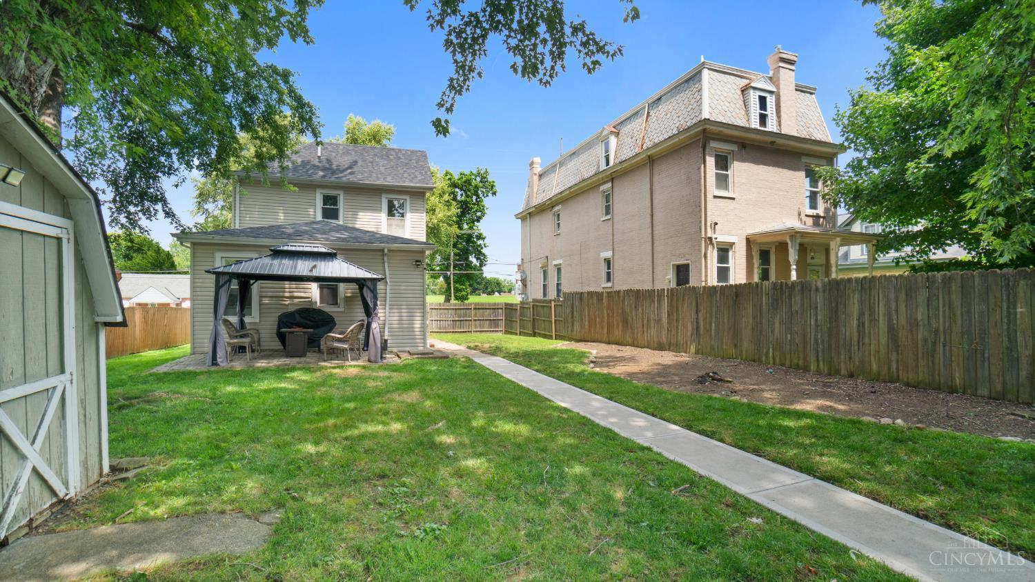 1747 Compton Road Cincinnati, OH 45231 - Photo 2 of 21