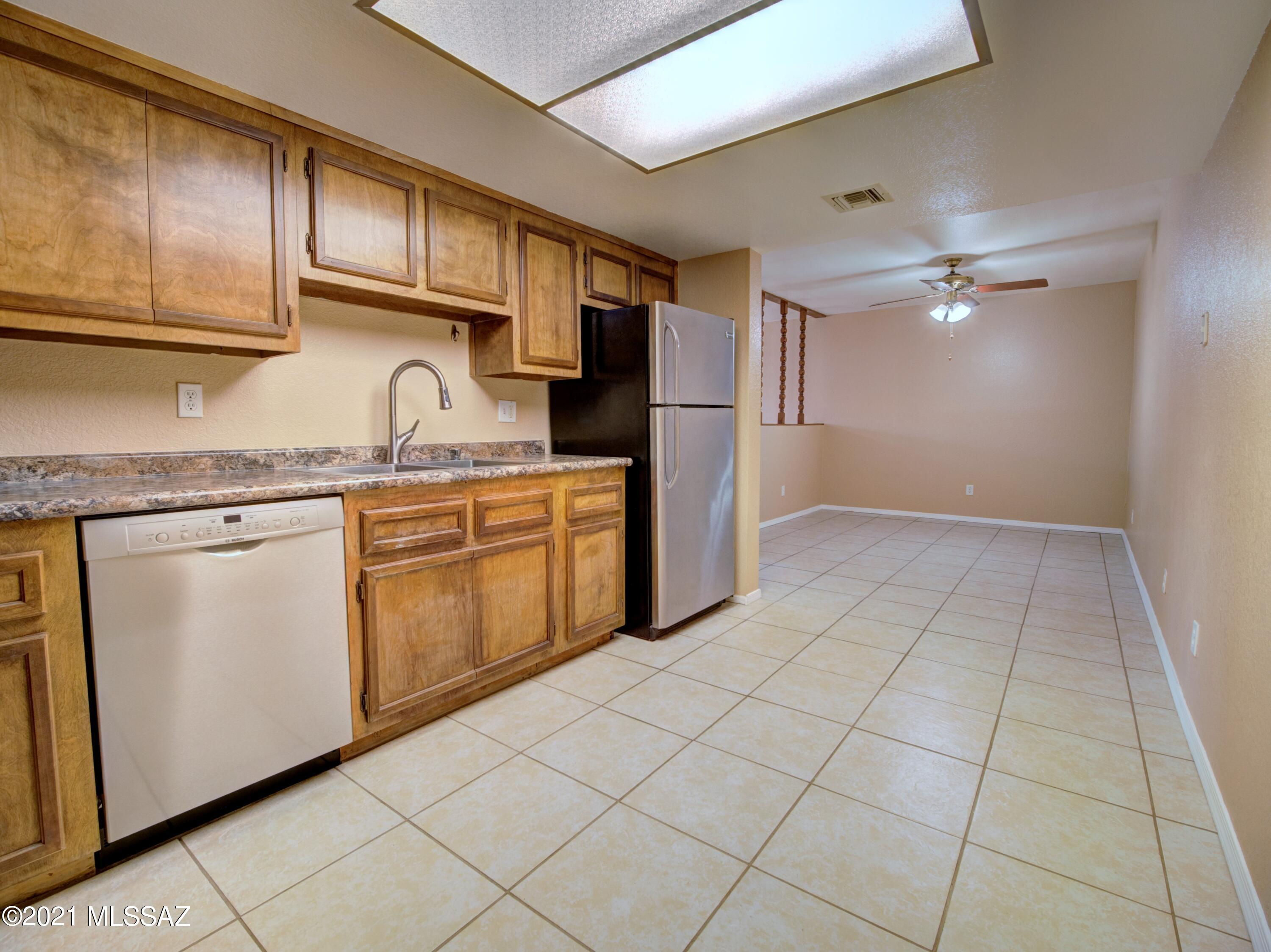 8263 North Oracle Road, Unit 37 Tucson, AZ 85704 - Photo 5 of 14 Gallery Image 5