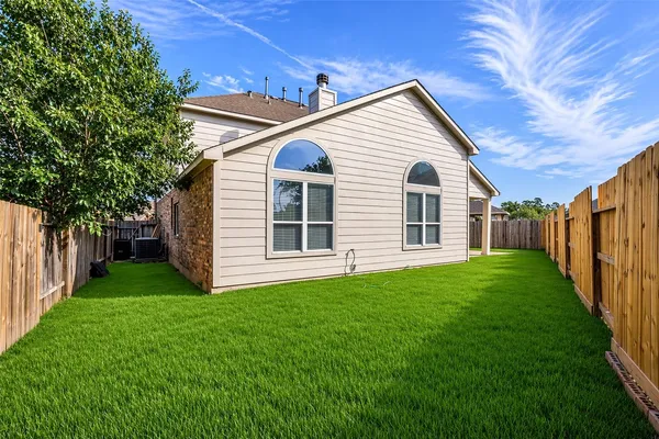 $2,300 | 8327 Terra Valley Lane, Tomball, TX 77375