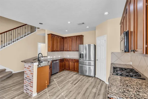 $2,300 | 8327 Terra Valley Lane, Tomball, TX 77375