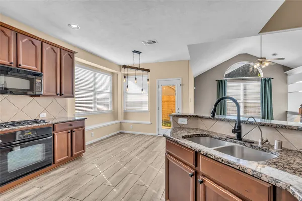 $2,395 | 8327 Terra Valley Lane, Tomball, TX 77375