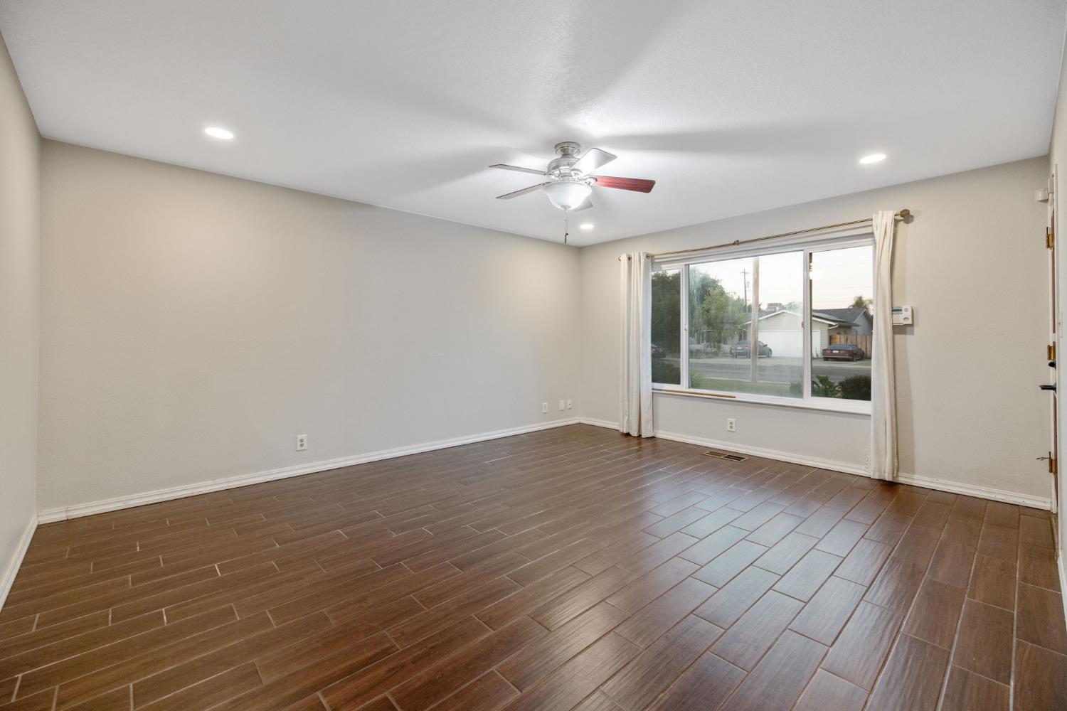 1395 South Rupert Avenue Reedley, CA 93654 - Photo 5 of 45