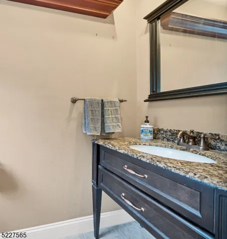 $330,000 | 21 Owl Court, Three Bridges, NJ 08887