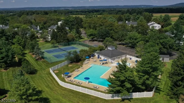 $330,000 | 21 Owl Court, Three Bridges, NJ 08887