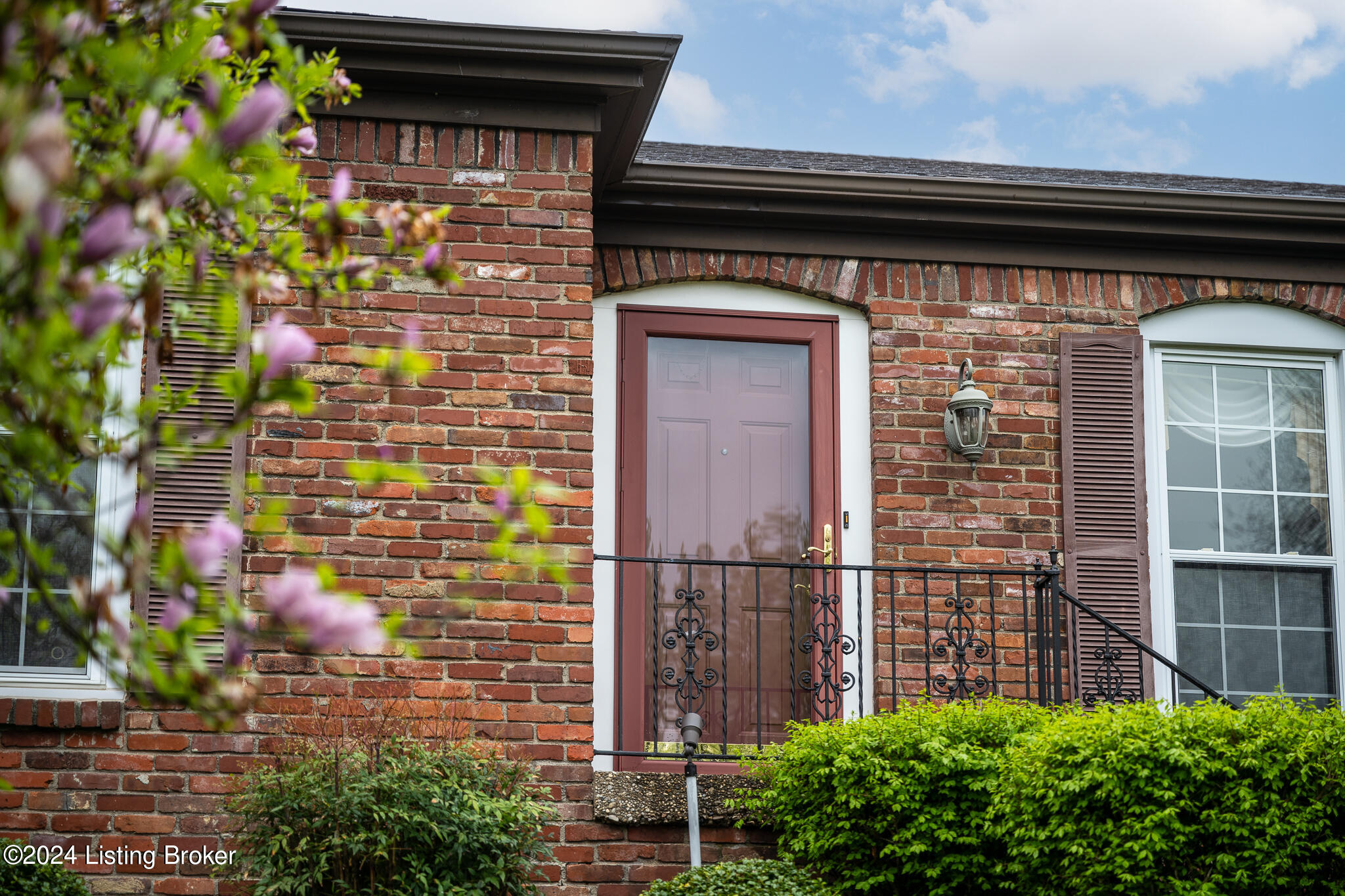 9107 Collingwood Road Louisville, KY 40299 - Photo 2 of 42 9107 Collingwood Rd-4