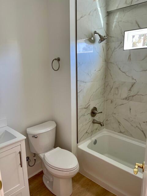 117 Fletcher Way Destin, FL 32541 - Photo 6 of 15 Downstairs Full Bath 115