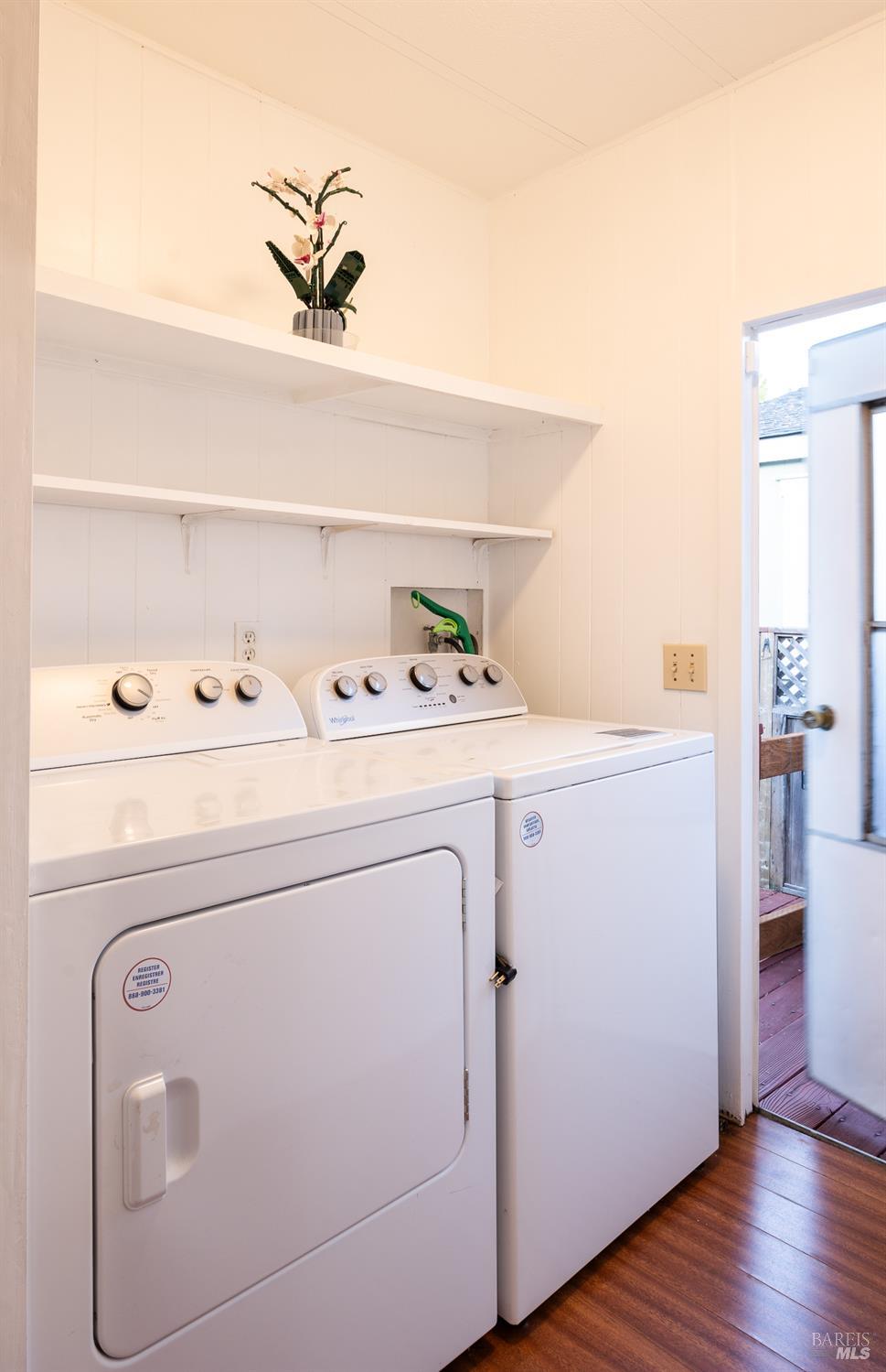 275 Carlsbad Court San Rafael, CA 94903 - Photo 26 of 32 a utility room with dryer and washer